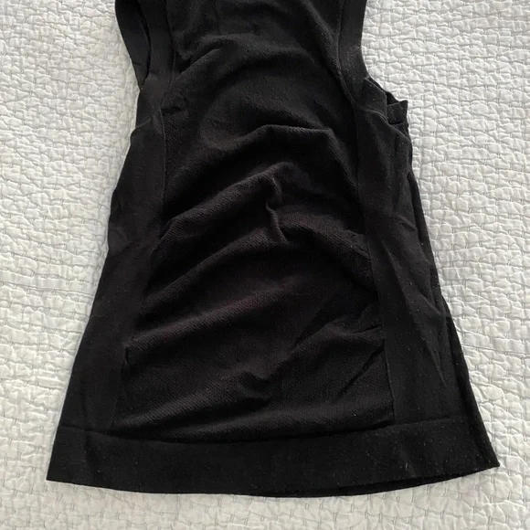 Bundle of three Athleta sleeveless tops - Picture 7 of 11